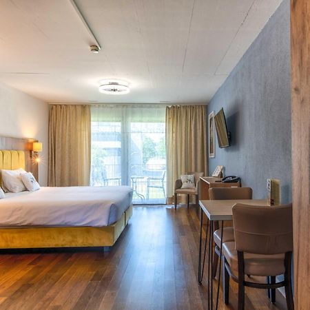Hotel Residence Loren - Contact & Contactless Check-In Устер Экстерьер фото