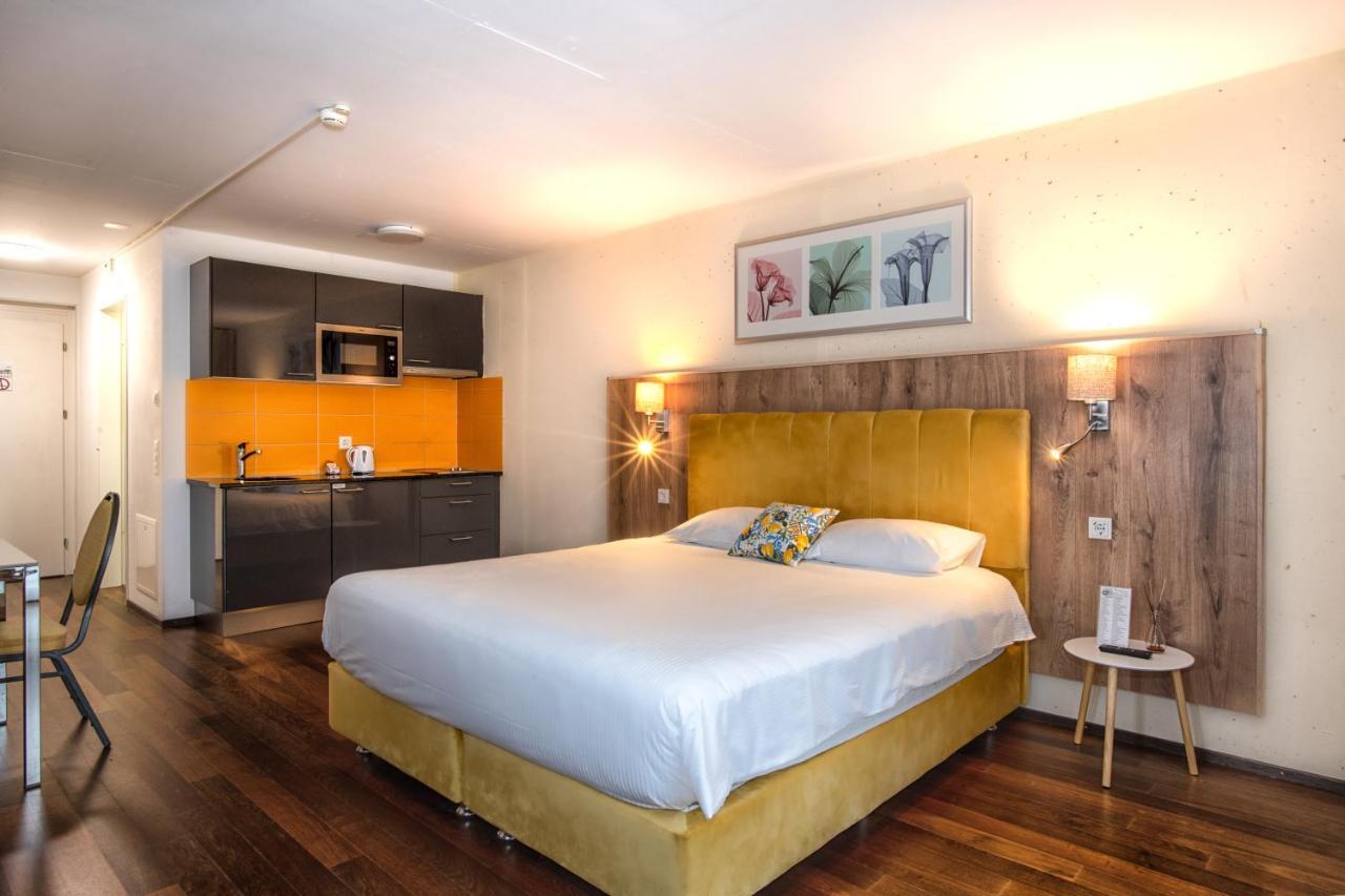 Hotel Residence Loren - Contact & Contactless Check-In Устер Экстерьер фото