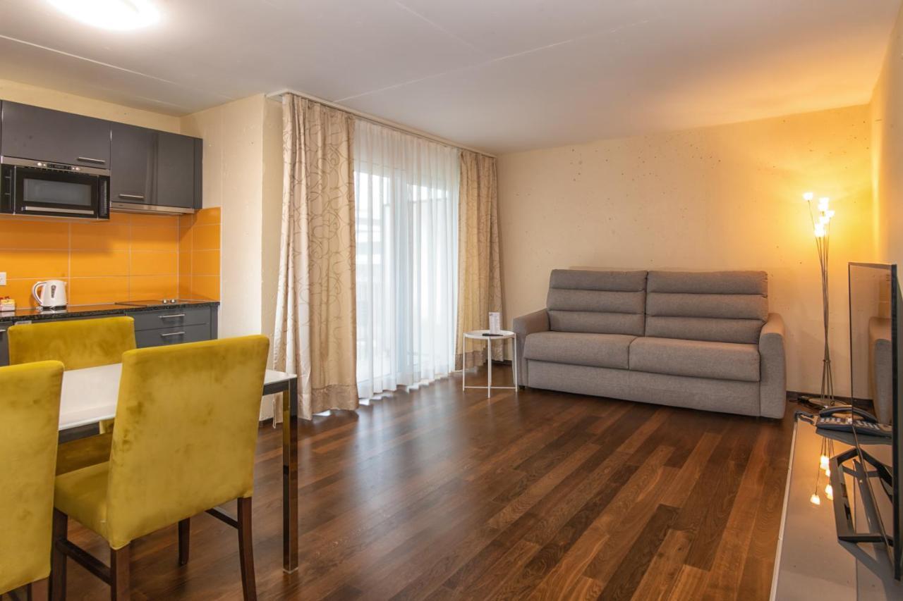 Hotel Residence Loren - Contact & Contactless Check-In Устер Экстерьер фото