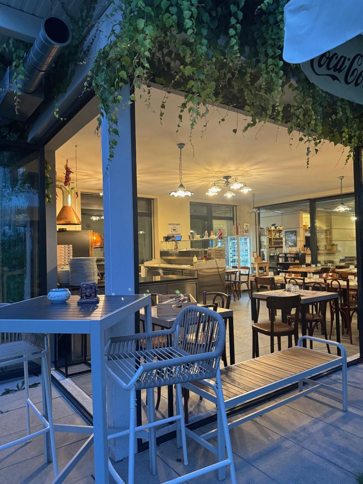 Hotel Residence Loren - Contact & Contactless Check-In Устер Экстерьер фото