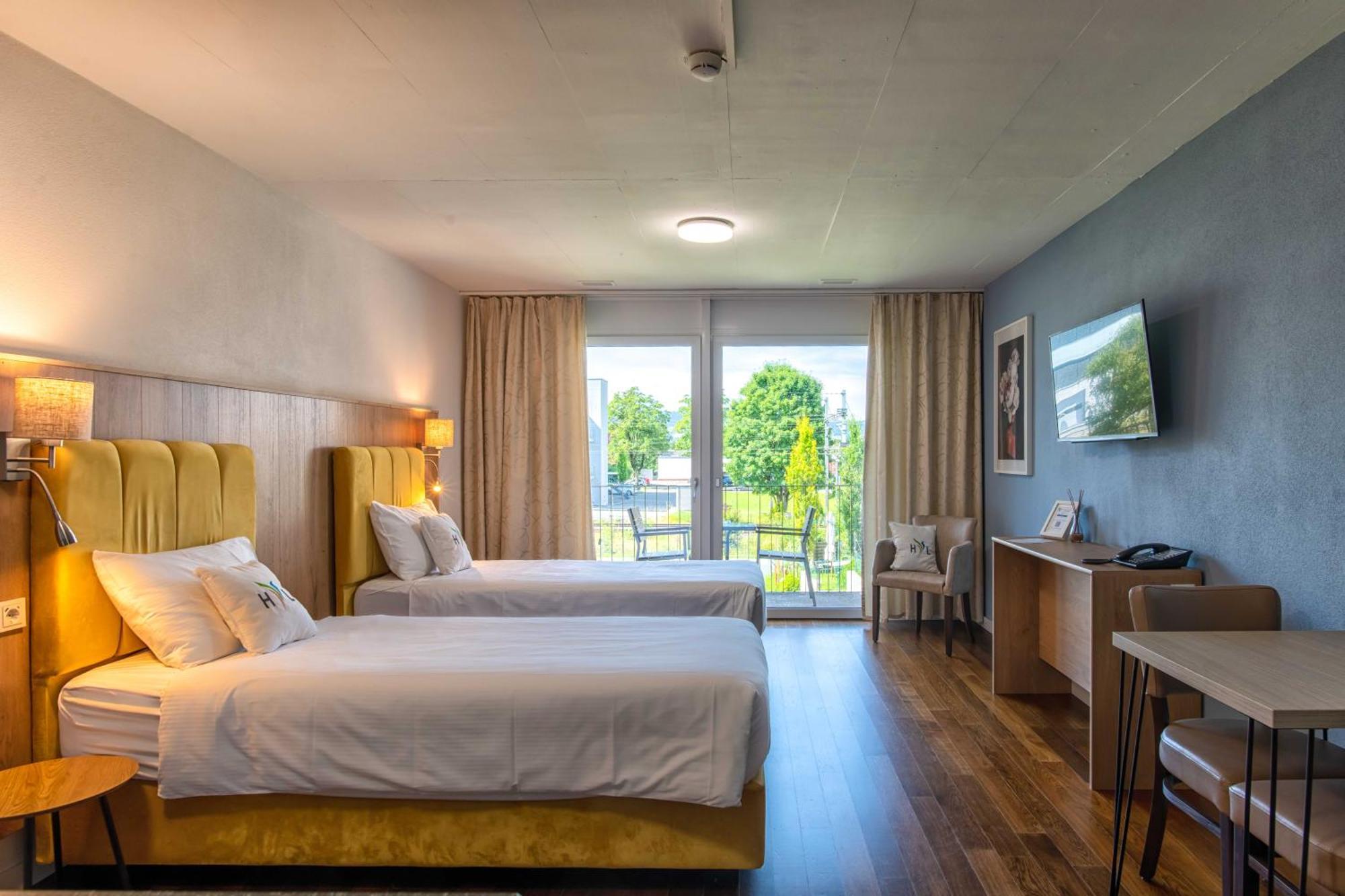 Hotel Residence Loren - Contact & Contactless Check-In Устер Экстерьер фото