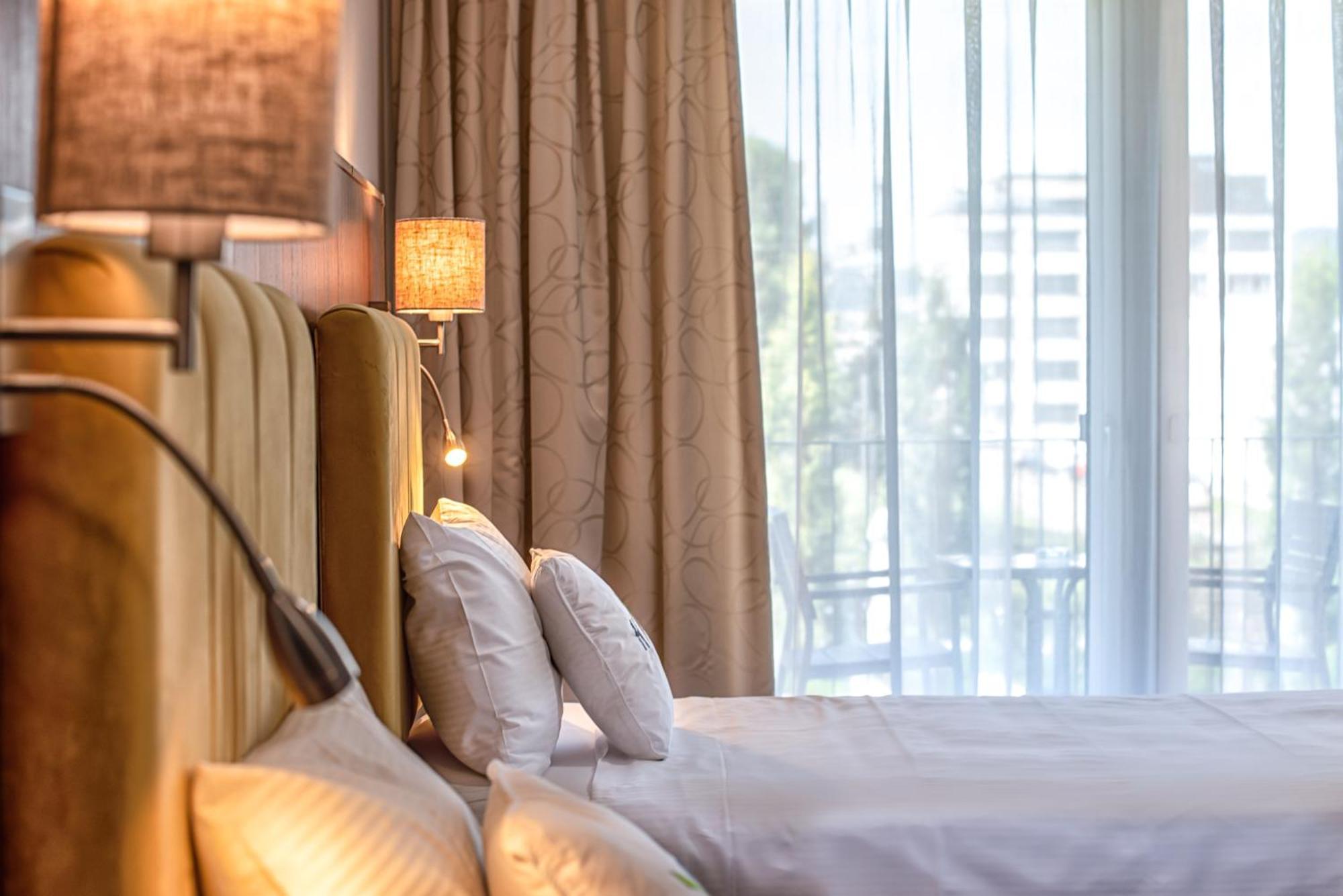 Hotel Residence Loren - Contact & Contactless Check-In Устер Экстерьер фото