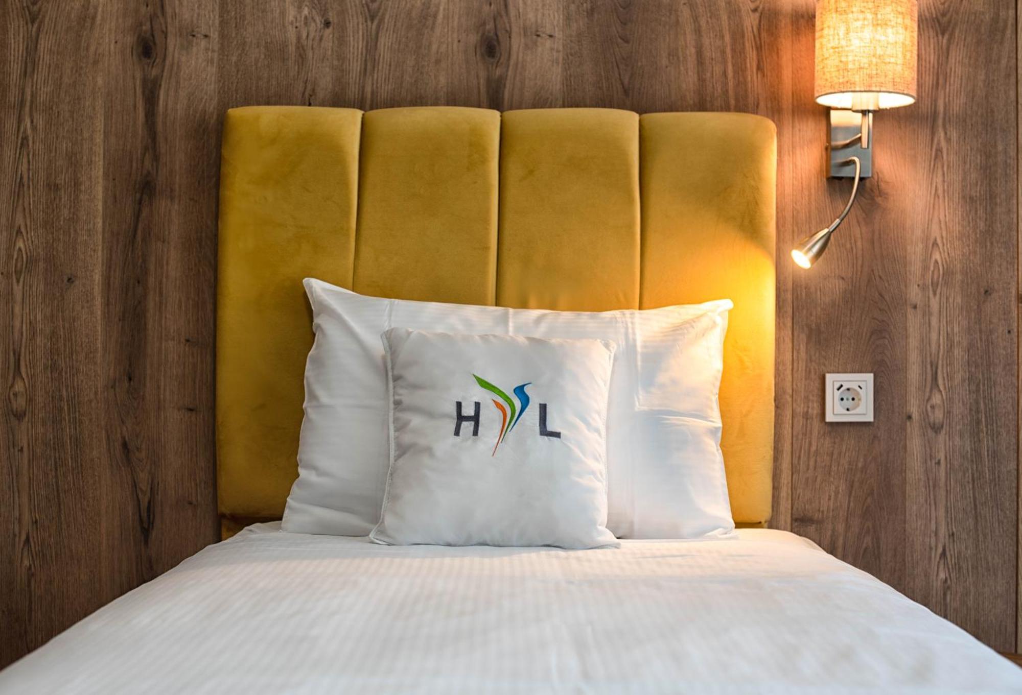 Hotel Residence Loren - Contact & Contactless Check-In Устер Экстерьер фото